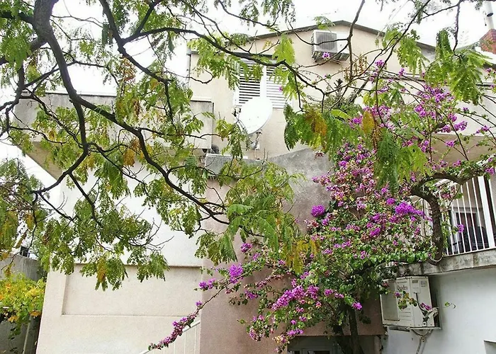 Apartment For Two Near Sea